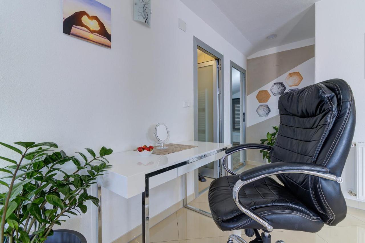 Apartment Cosic Green เคลโนวีซา ภายนอก รูปภาพ