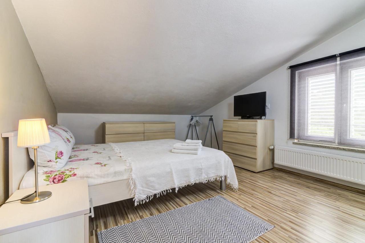 Apartment Cosic Green เคลโนวีซา ภายนอก รูปภาพ
