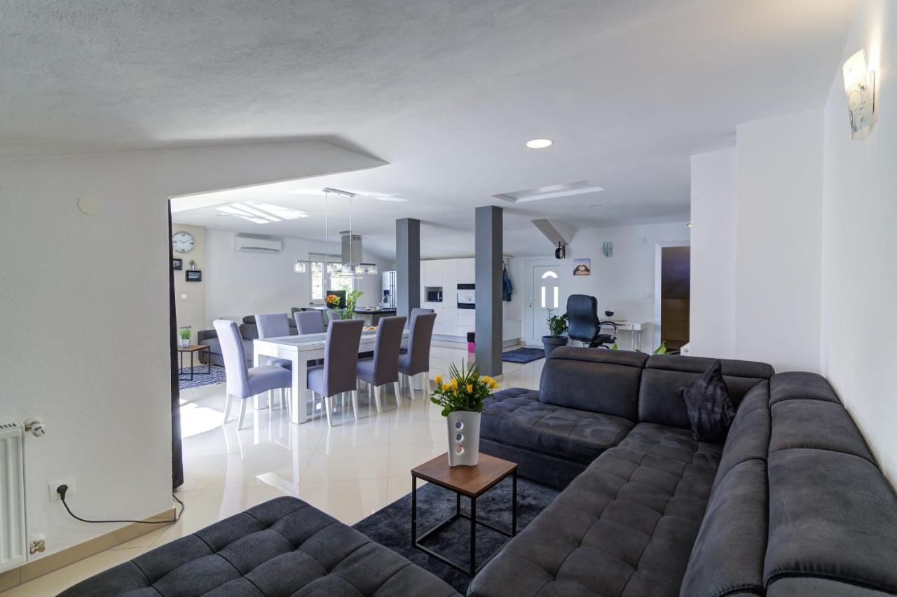 Apartment Cosic Green เคลโนวีซา ภายนอก รูปภาพ